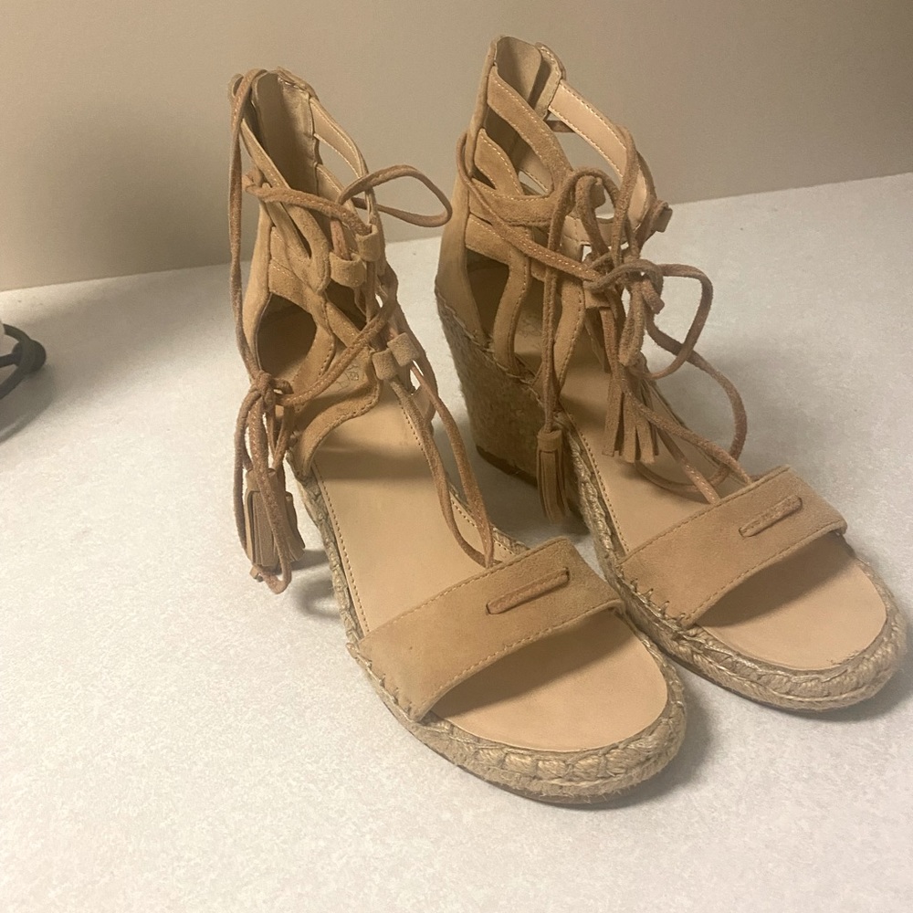 Vince Camuto Tannon Beige Nubuck Suede Fringe Lace Up Wedge Espadrille Sandals